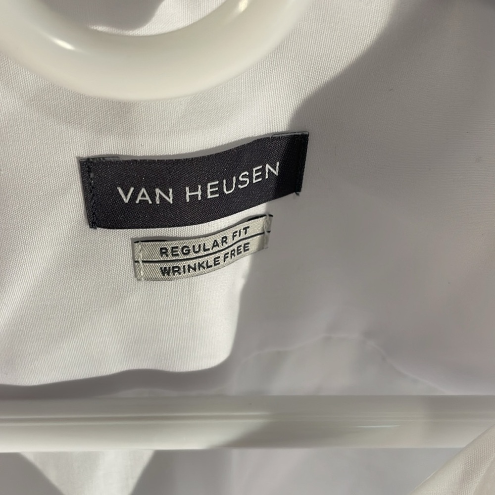 Van Heusen Long Sleeve Dress Shirt. Regular Fit. 17 1/2 x 36/37 - Picture 3 of 9